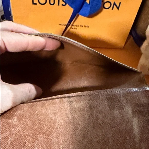 Louis Vuitton Monogram vertical bifold wallet - Picture 8 of 9